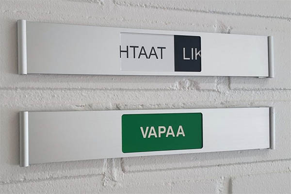 Vapaa/varattu -kyltti